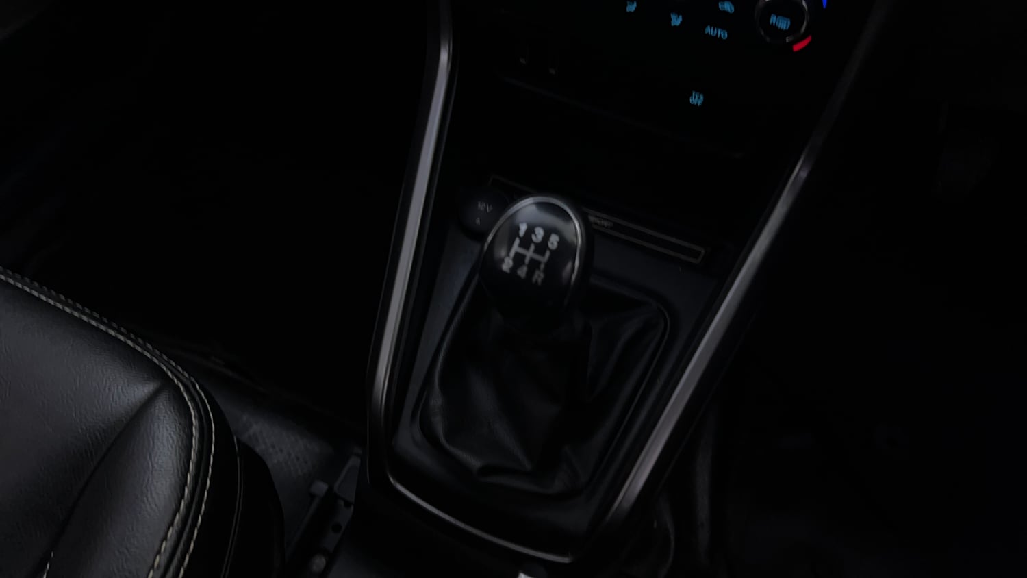 Used 2021 Ford EcoSport Titanium 1.5L TDCi Diesel Manual interior GEAR  KNOB VIEW