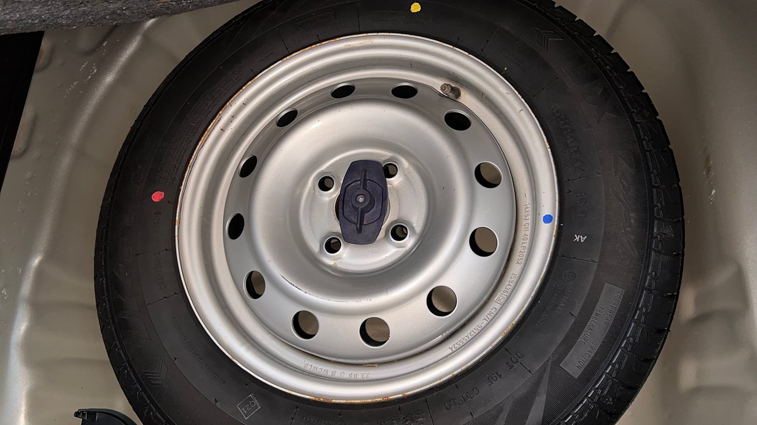 Used 2023 Maruti Suzuki Swift LXi Petrol Manual tyres SPARE TYRE VIEW