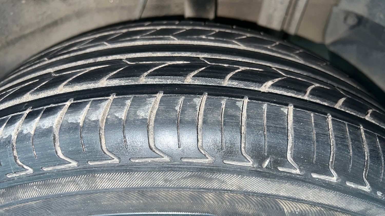Used 2018 Tata Nexon XM Petrol Manual tyres LEFT REAR TYRE TREAD VIEW