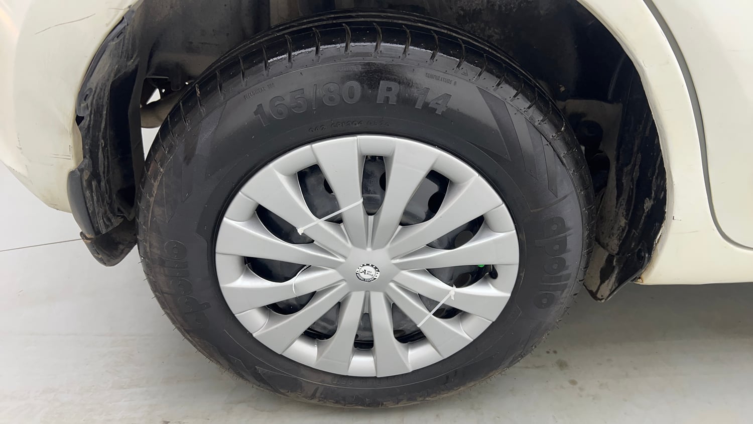 Used 2021 Maruti Suzuki Swift VXi Petrol Manual tyres RIGHT REAR TYRE RIM VIEW