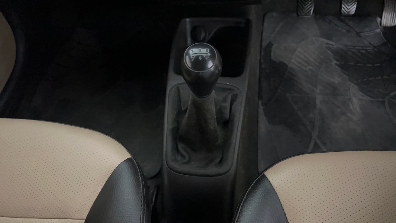 Used 2015 Hyundai Eon Era + Petrol Manual interior GEAR  KNOB VIEW