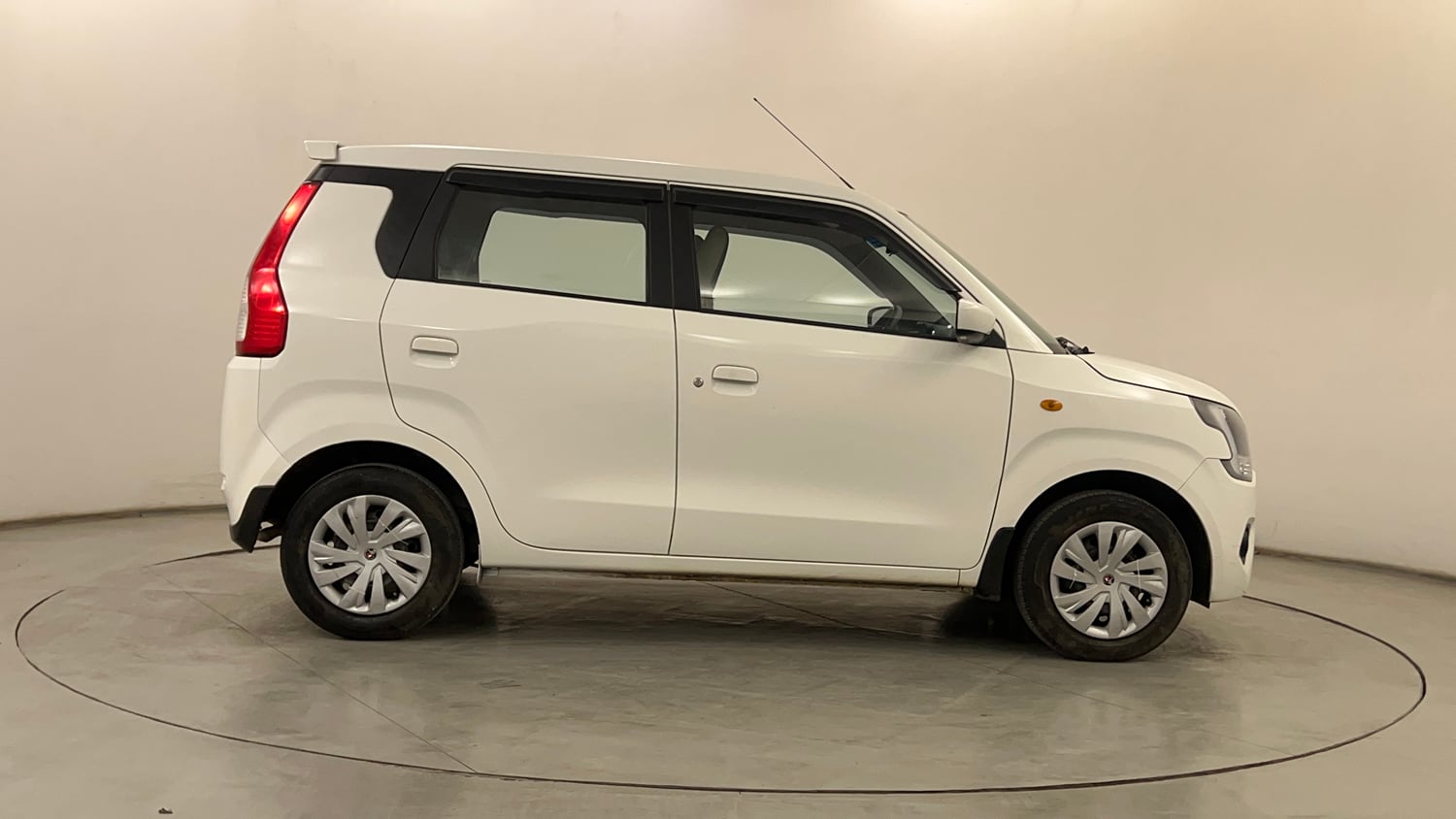 Used 2023 Maruti Suzuki Wagon R ZXI 1.2 Petrol Manual exterior RIGHT SIDE VIEW