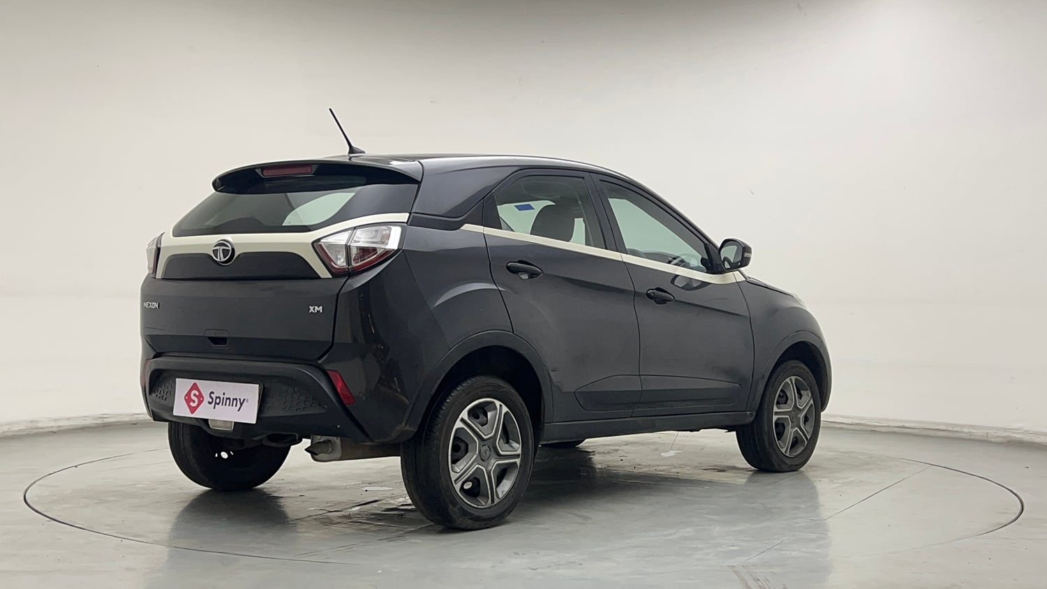 Used 2018 Tata Nexon XM Petrol Manual exterior RIGHT REAR CORNER VIEW