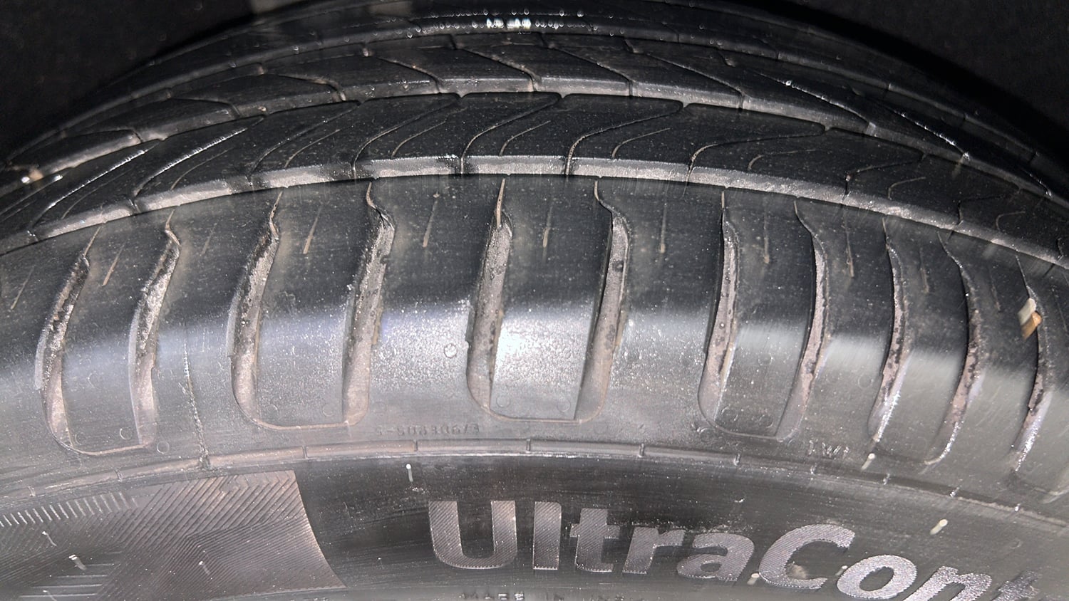 Used 2021 Ford EcoSport Titanium 1.5L TDCi Diesel Manual tyres RIGHT REAR TYRE TREAD VIEW