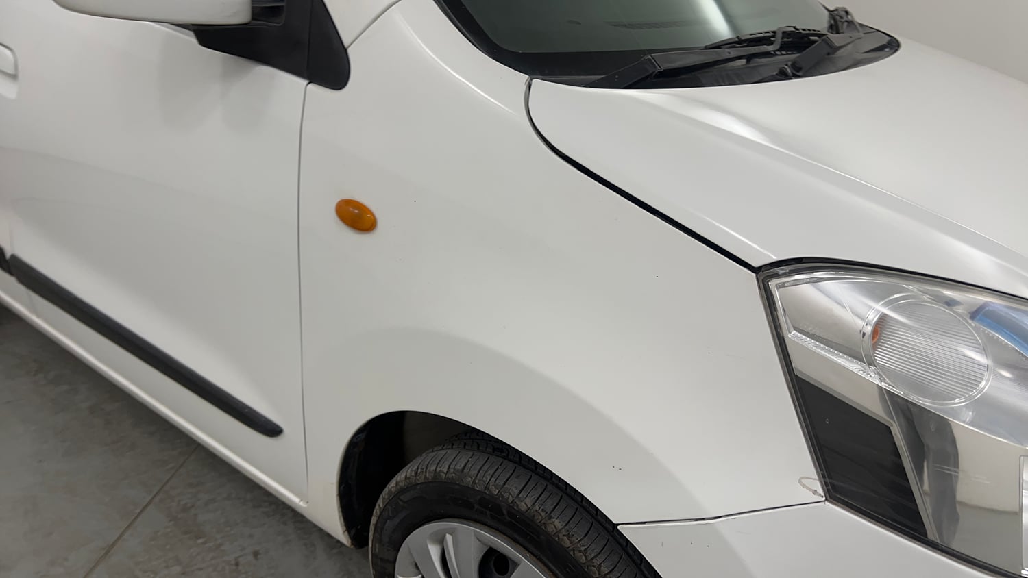 Used 2017 Maruti Suzuki Wagon R 1.0 VXI AMT (O) Petrol Automatic dents MINOR SCRATCH