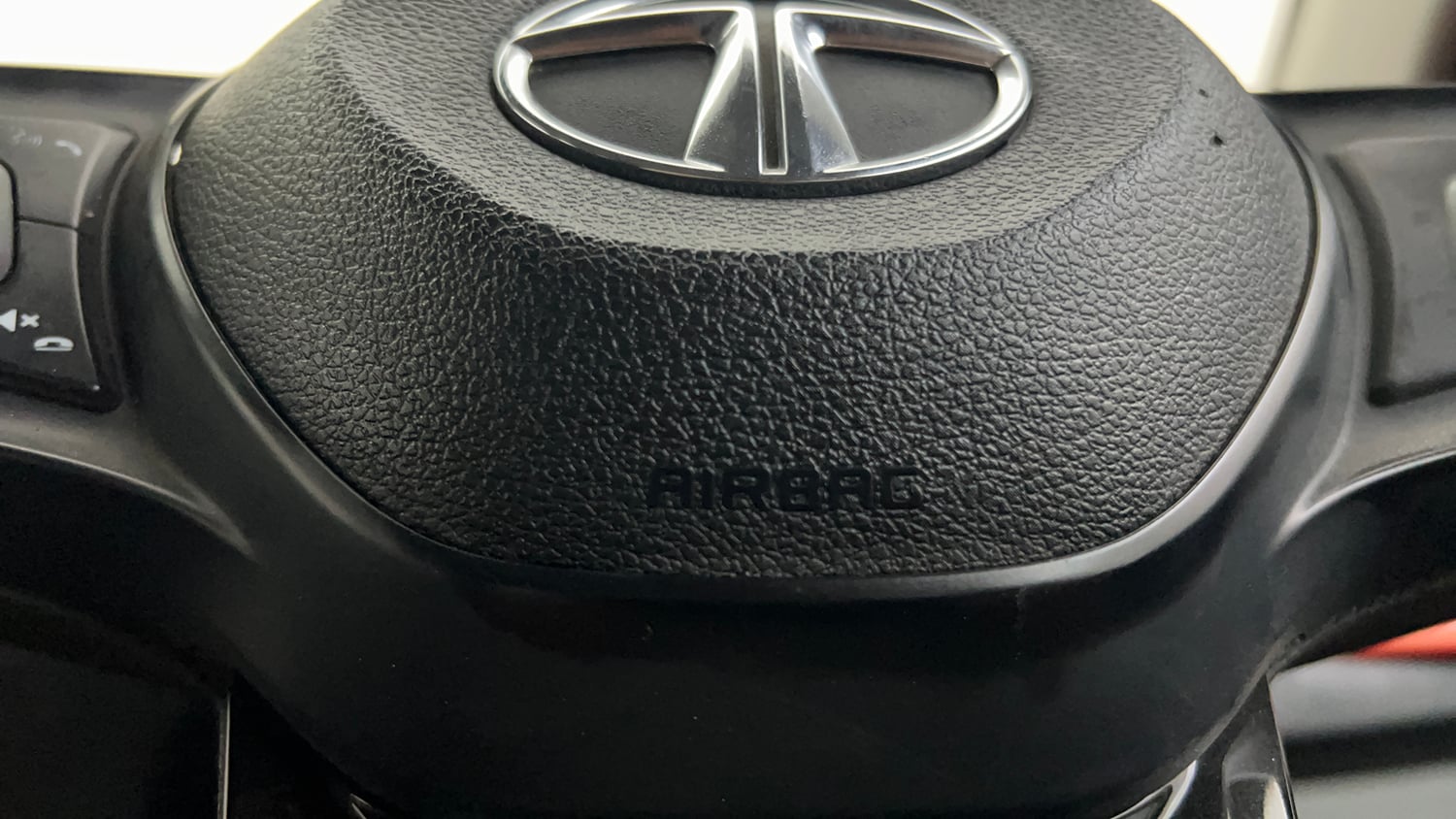 Used 2021 Tata Tiago XZ Petrol Manual top_features Airbags