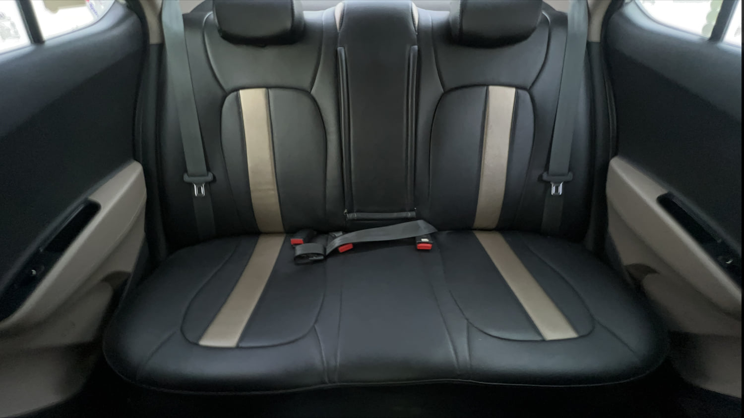 Used 2015 Hyundai Xcent SX 1.2 (O) Petrol Manual interior REAR SEAT CONDITION VIEW