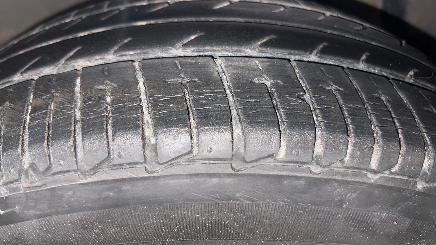Used 2015 Hyundai Xcent SX 1.2 (O) Petrol Manual tyres RIGHT FRONT TYRE TREAD VIEW