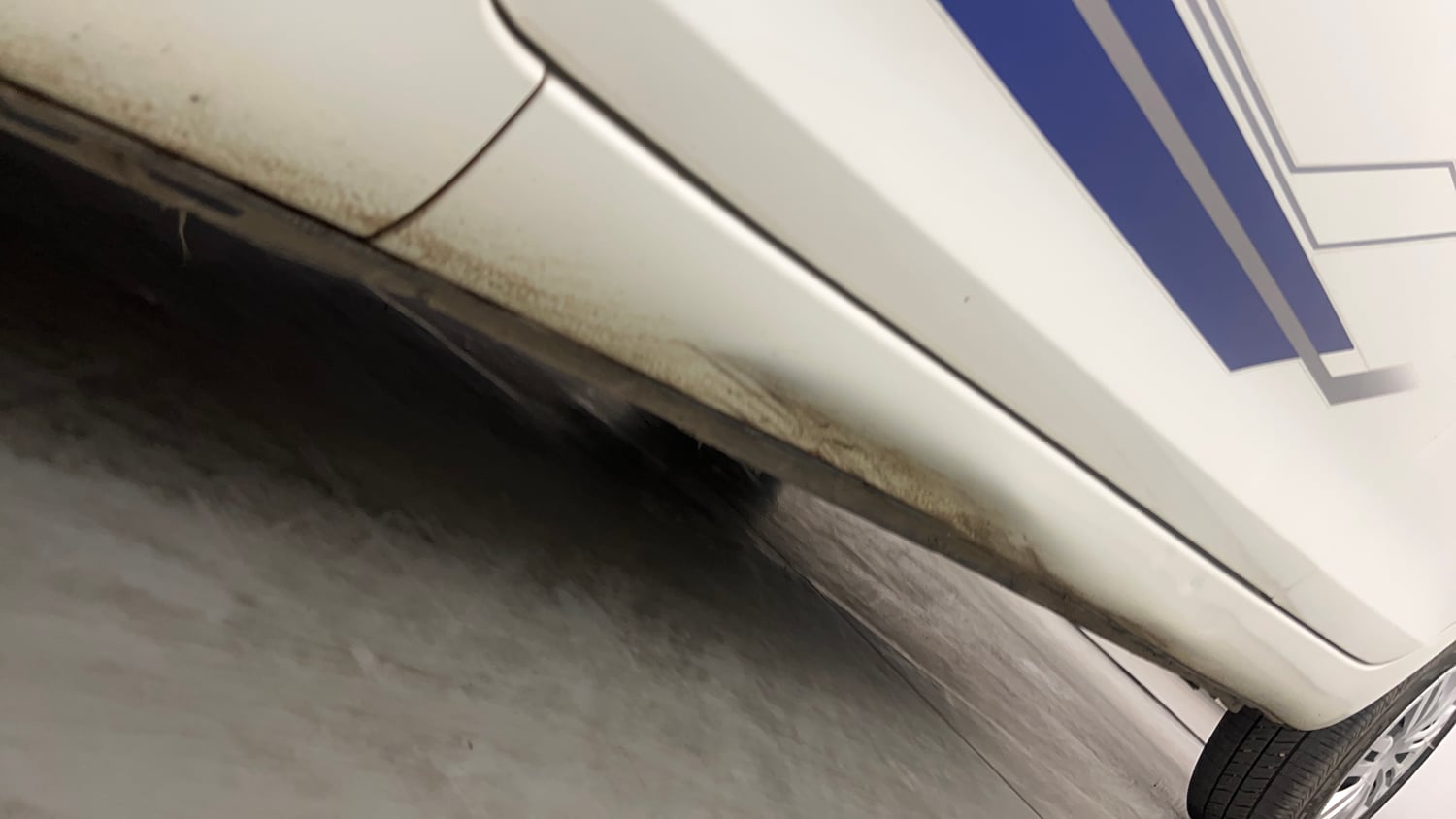 Used 2013 Maruti Suzuki Swift VXi Petrol Manual dents MINOR DENT