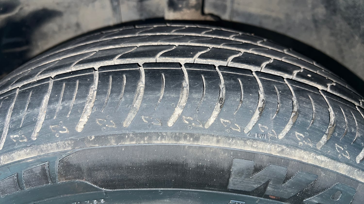 Used 2016 Toyota Corolla Altis VL AT Petrol Petrol Automatic tyres LEFT FRONT TYRE TREAD VIEW