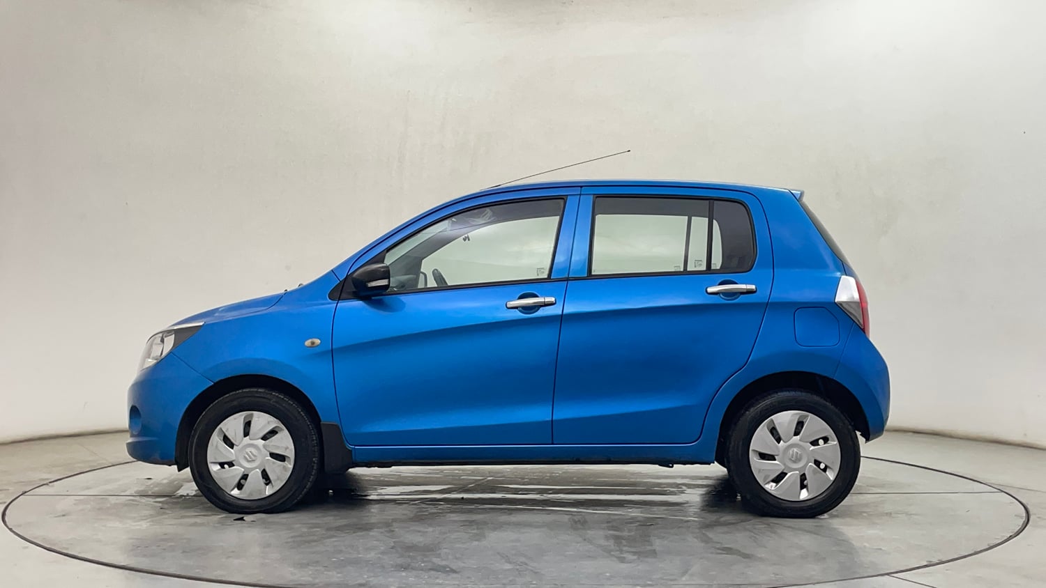 Used 2016 Maruti Suzuki Celerio VXi AMT Petrol Automatic exterior LEFT SIDE VIEW