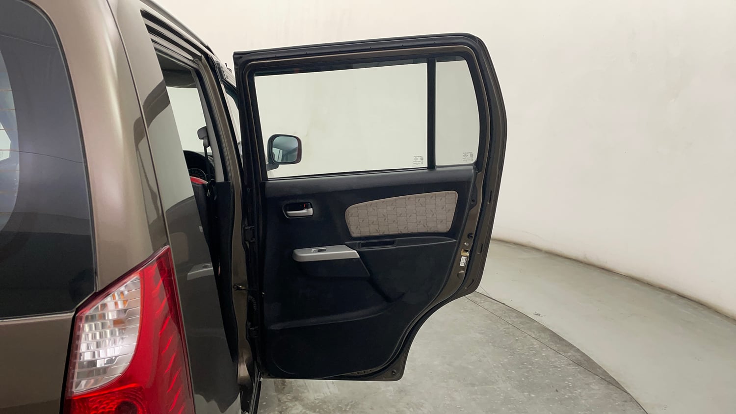 Used 2015 Maruti Suzuki Wagon R VXI Petrol Manual interior RIGHT REAR DOOR OPEN VIEW