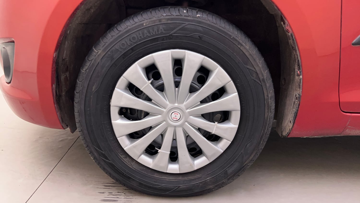 Used 2012 Maruti Suzuki Swift VXi Petrol Manual tyres LEFT FRONT TYRE RIM VIEW