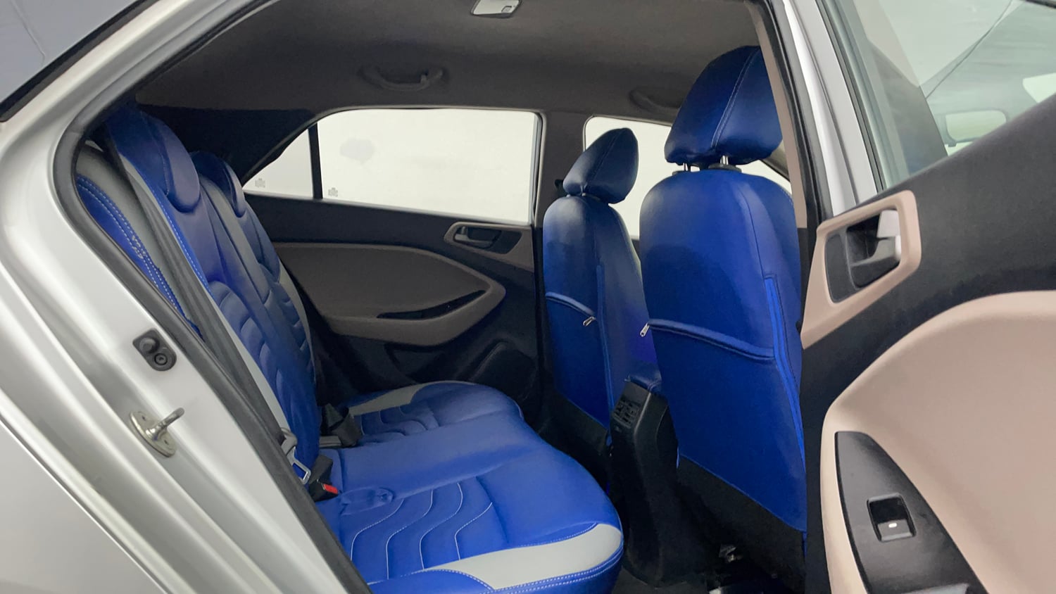 Used 2017 Hyundai Elite i20 Asta 1.2 Petrol Manual interior RIGHT SIDE REAR DOOR CABIN VIEW
