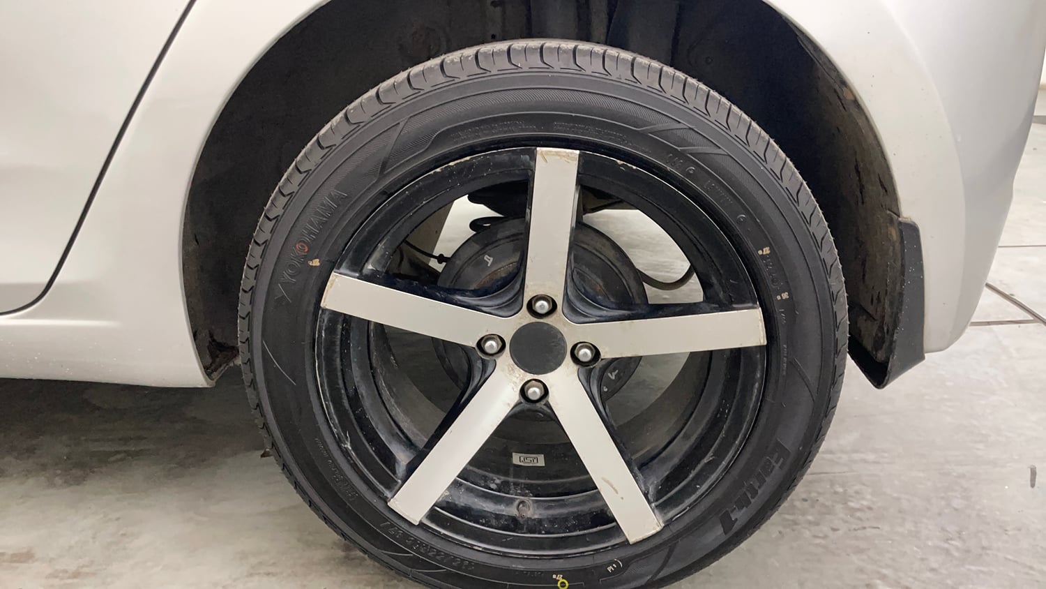 Used 2017 Hyundai Elite i20 Asta 1.2 Petrol Manual tyres LEFT REAR TYRE RIM VIEW