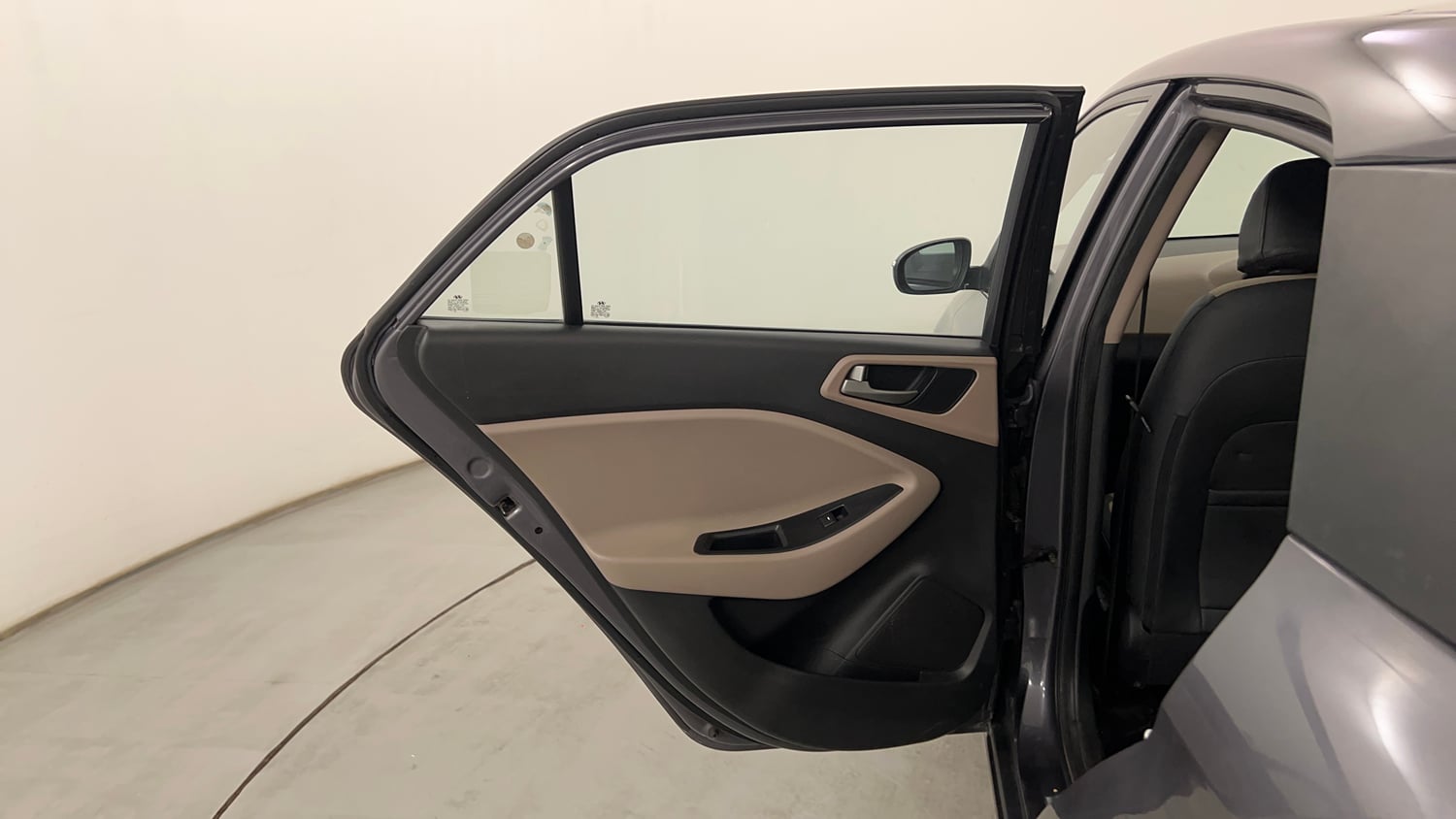 Used 2015 Hyundai Elite i20 Sportz 1.2 Petrol Manual interior LEFT REAR DOOR OPEN VIEW