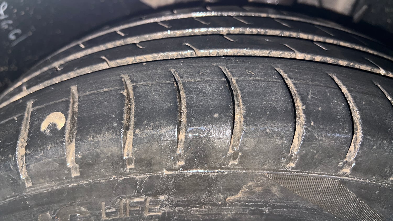 Used 2020 Tata Tiago XZA Petrol Automatic tyres RIGHT FRONT TYRE TREAD VIEW