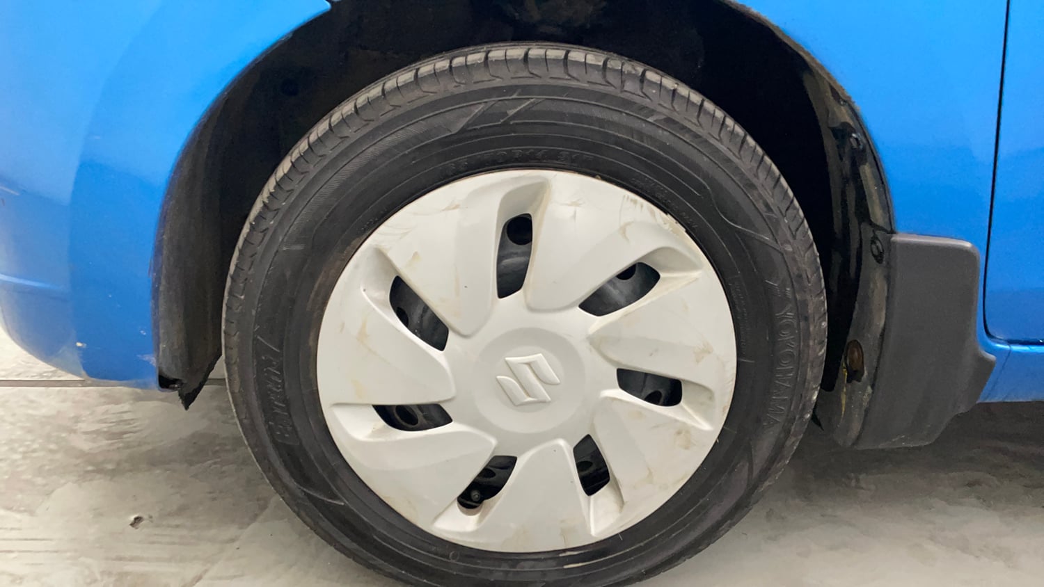 Used 2016 Maruti Suzuki Celerio VXi AMT Petrol Automatic tyres LEFT FRONT TYRE RIM VIEW