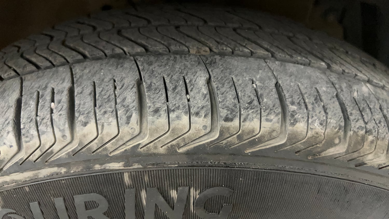Used 2013 Maruti Suzuki Swift VXi Petrol Manual tyres RIGHT FRONT TYRE TREAD VIEW