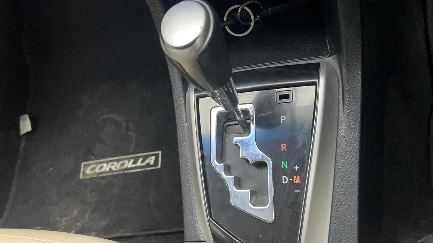 Used 2016 Toyota Corolla Altis VL AT Petrol Petrol Automatic interior GEAR  KNOB VIEW