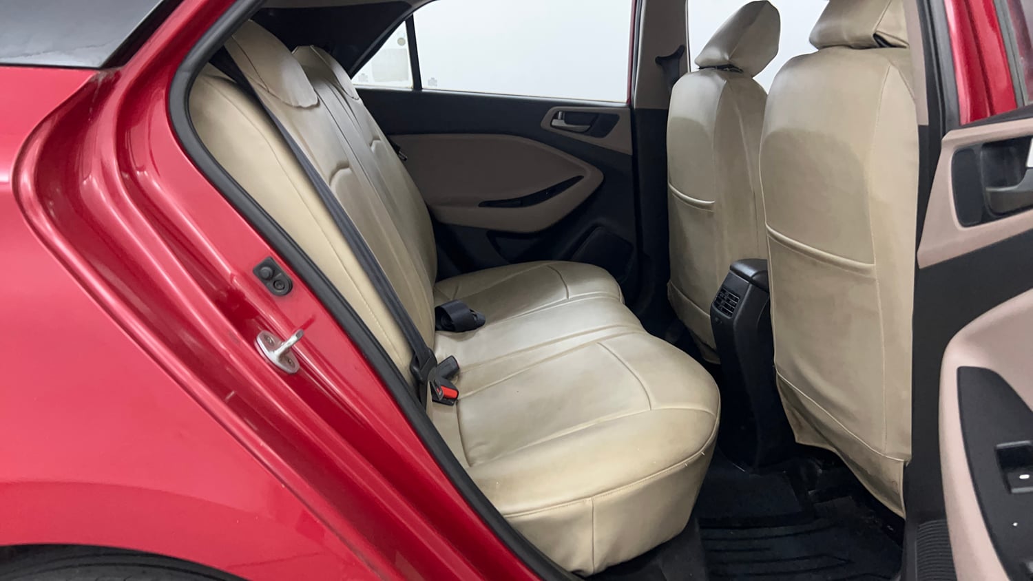 Used 2016 Hyundai Elite i20 Sportz 1.2 Petrol Manual interior RIGHT SIDE REAR DOOR CABIN VIEW