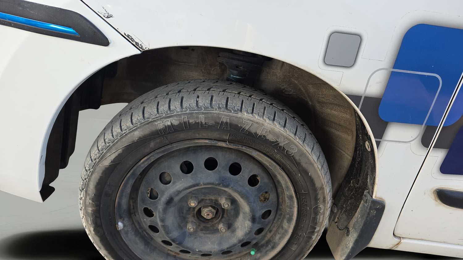 Used 2015 Maruti Suzuki Wagon R VXI Petrol Manual tyres LEFT FRONT TYRE RIM VIEW