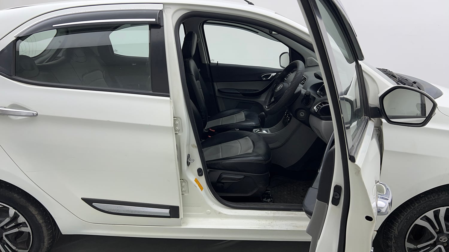 Used 2020 Tata Tiago XZA Petrol Automatic interior RIGHT SIDE FRONT DOOR CABIN VIEW