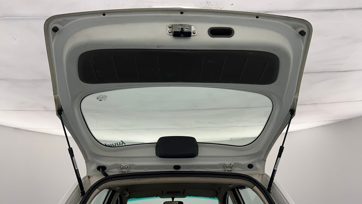 Used 2014 Hyundai i10 Sportz 1.1 iRDE2 Petrol Manual interior DICKY DOOR OPEN VIEW