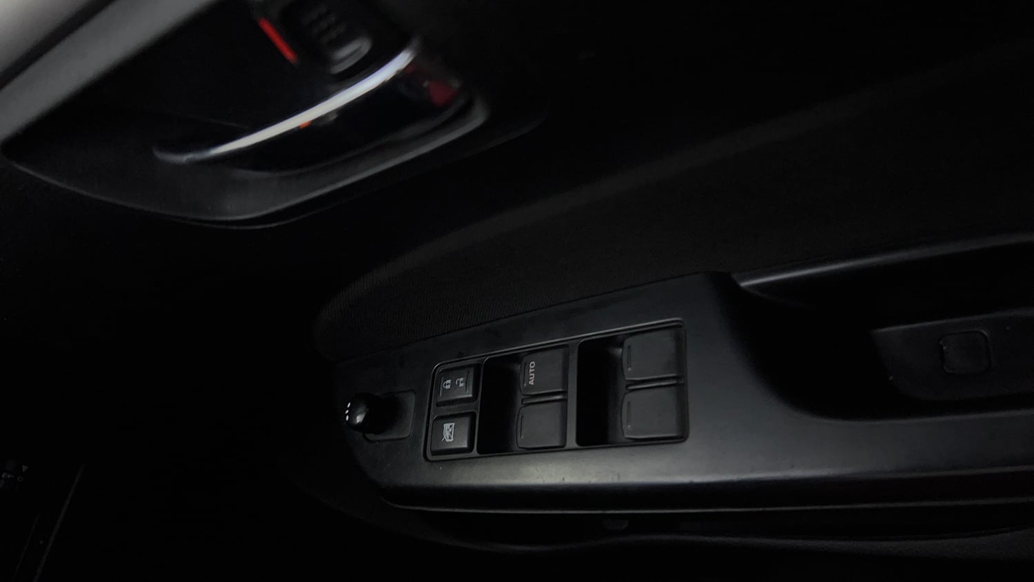 Used 2012 Maruti Suzuki Swift VXi Petrol Manual top_features Power windows