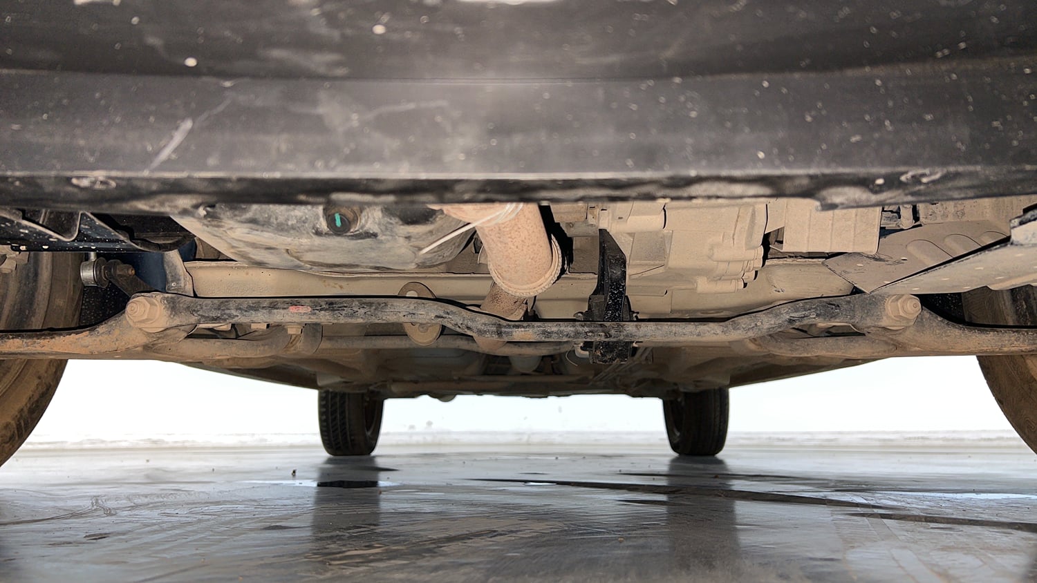 Used 2020 Tata Tiago XZA Petrol Automatic extra FRONT LEFT UNDERBODY VIEW