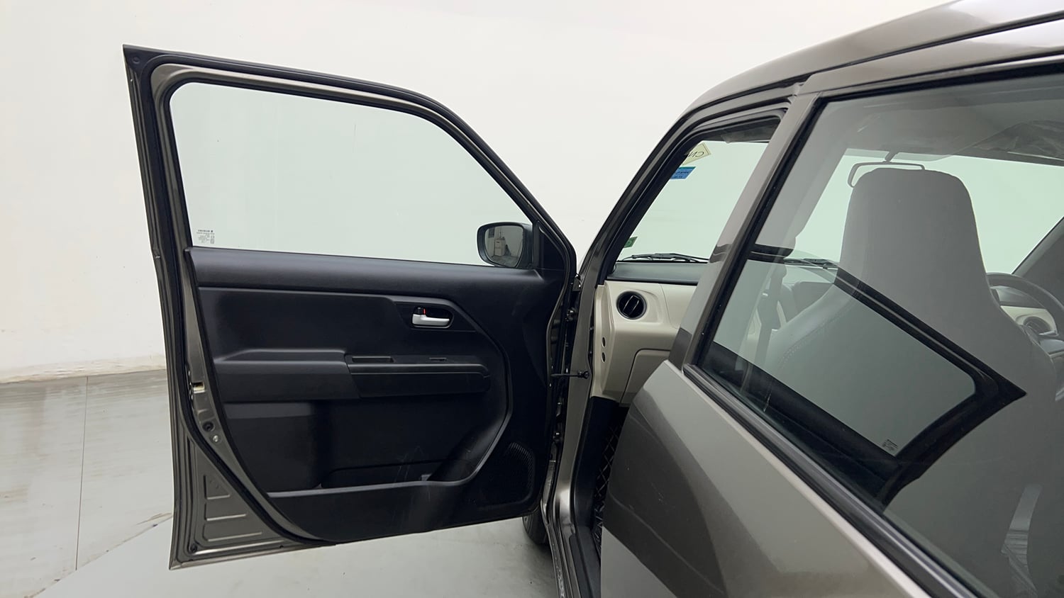 Used 2023 Maruti Suzuki Wagon R VXI 1.0 CNG Cng Manual interior LEFT FRONT DOOR OPEN VIEW