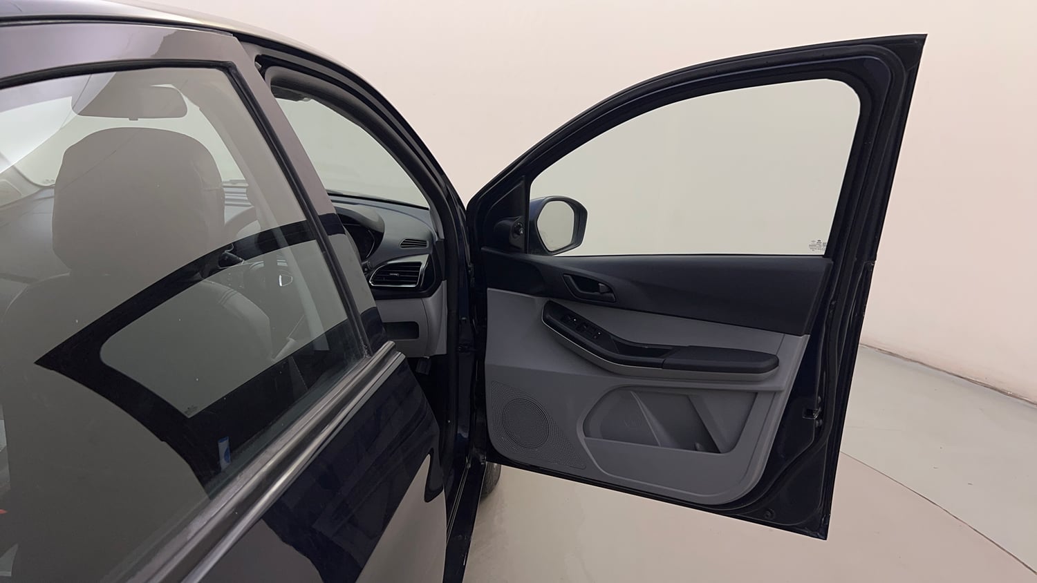 Used 2021 Tata Tiago XT Petrol Manual interior RIGHT FRONT DOOR OPEN VIEW