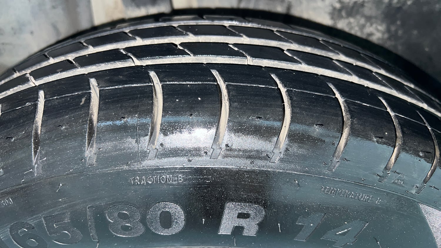 Used 2021 Maruti Suzuki Swift VXi Petrol Manual tyres RIGHT REAR TYRE TREAD VIEW