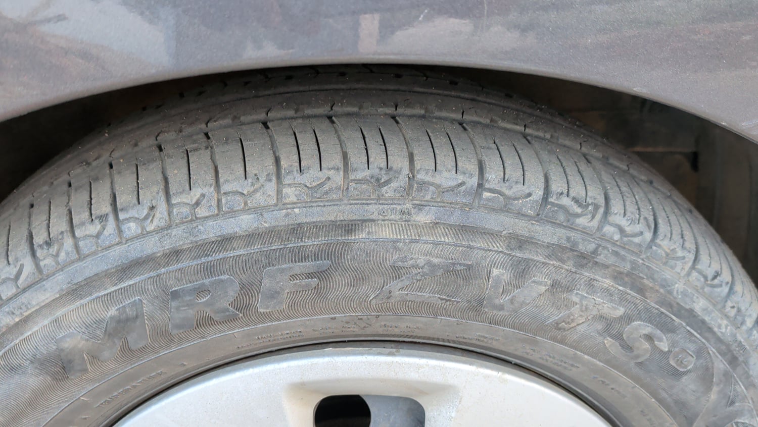 Used 2012 Hyundai i10 Sportz 1.2 Kappa2 Petrol Manual tyres RIGHT FRONT TYRE TREAD VIEW