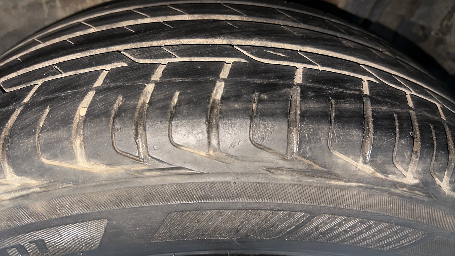 Used 2022 Tata Nexon XZA Plus Petrol Automatic tyres LEFT REAR TYRE TREAD VIEW