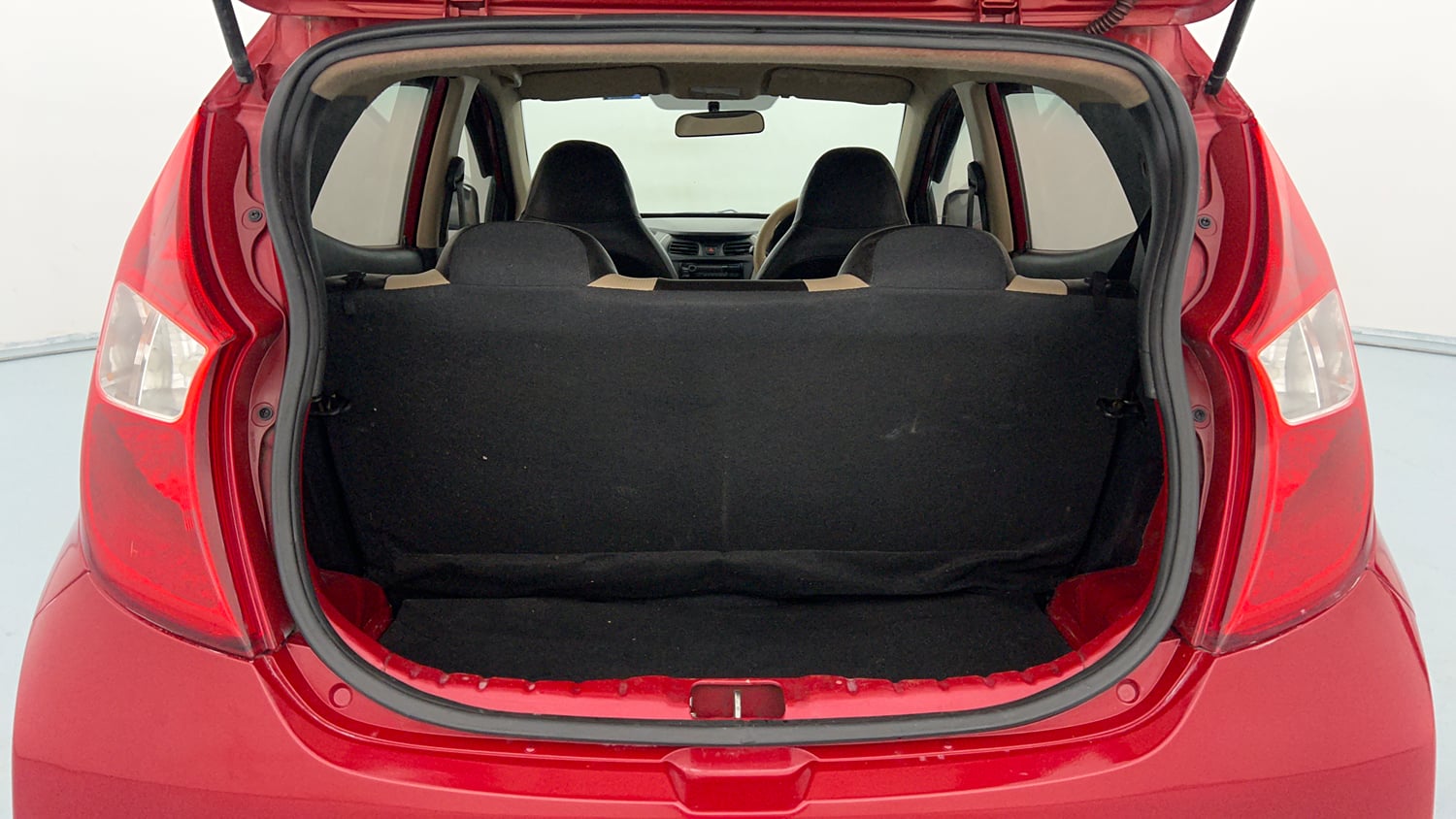 Used 2015 Hyundai Eon Era + Petrol Manual interior DICKY INSIDE VIEW