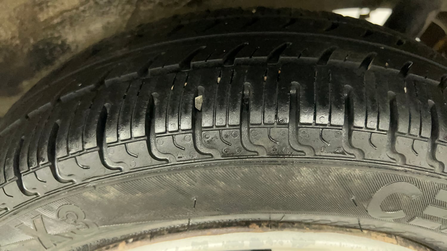 Used 2012 Maruti Suzuki Wagon R 1.0 VXI Petrol + CNG (Outside Fitted) Cng Manual tyres LEFT REAR TYRE TREAD VIEW