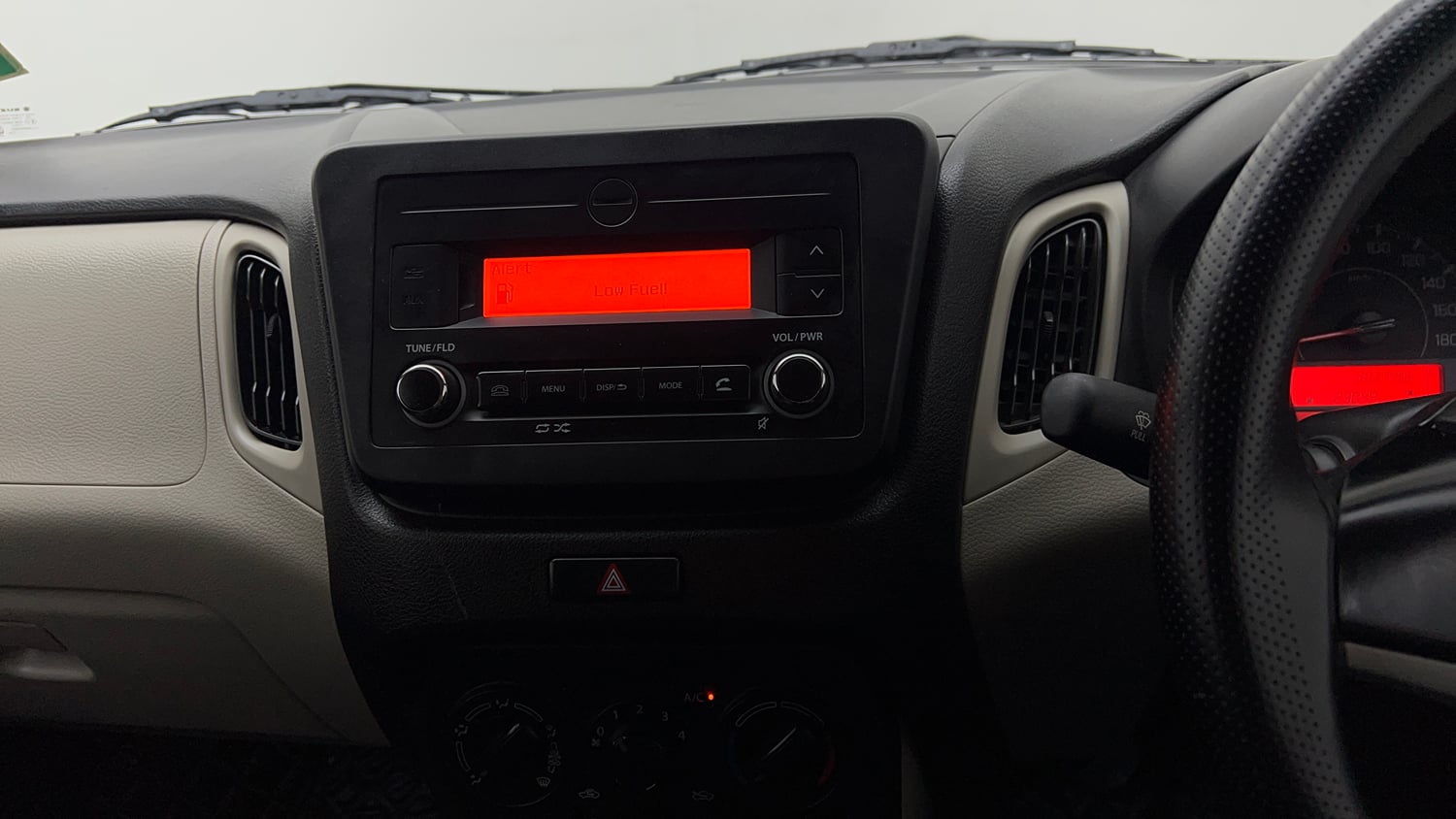 Used 2023 Maruti Suzuki Wagon R VXI 1.0 CNG Cng Manual top_features Integrated (in-dash) music system