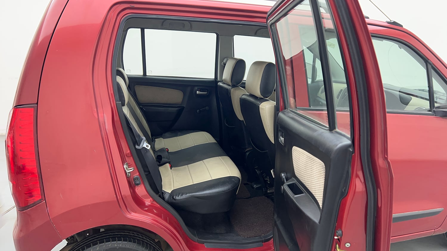 Used 2017 Maruti Suzuki Wagon R LXI CNG Cng Manual interior RIGHT SIDE REAR DOOR CABIN VIEW
