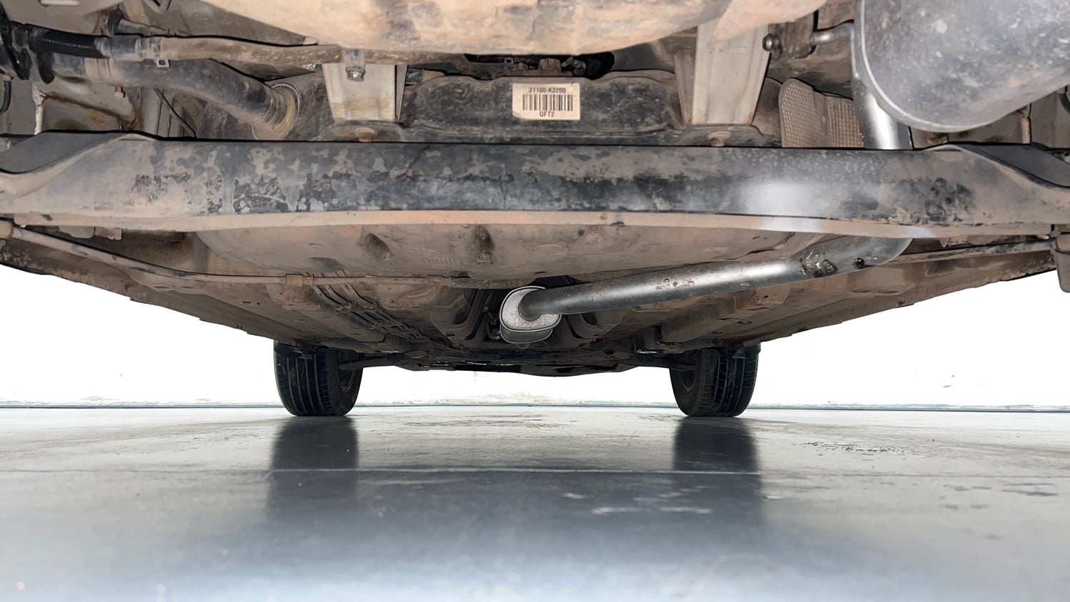 Used 2019 Hyundai Venue SX Plus 1.0 Turbo DCT Petrol Automatic extra REAR UNDERBODY VIEW (TAKEN FROM REAR)