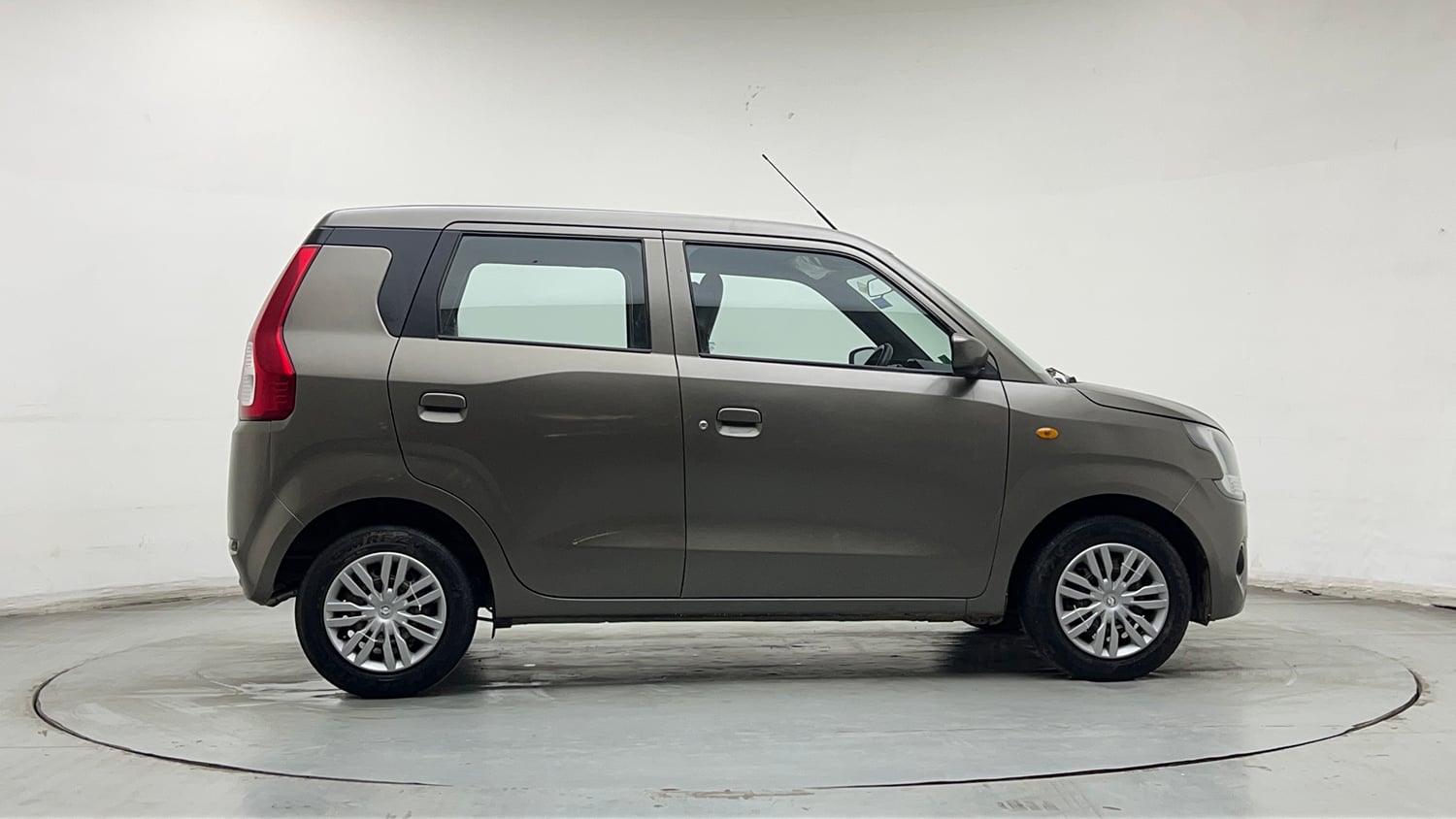 Used 2023 Maruti Suzuki Wagon R VXI 1.0 CNG Cng Manual exterior RIGHT SIDE VIEW