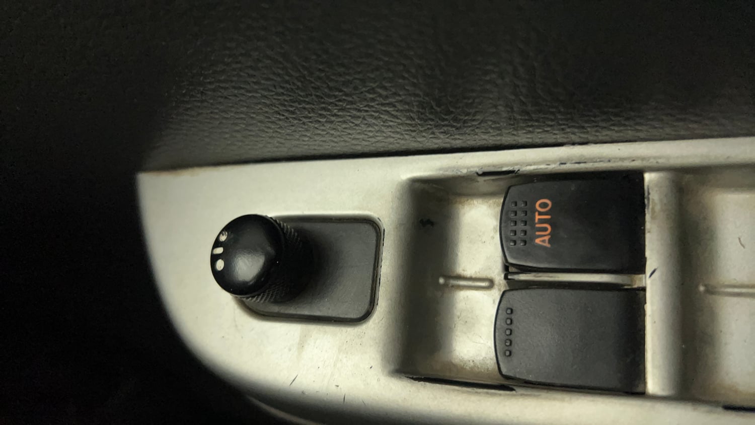 Used 2012 Maruti Suzuki Wagon R 1.0 VXI Petrol + CNG (Outside Fitted) Cng Manual top_features Adjustable ORVM