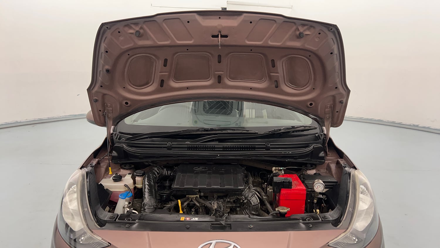 Used 2022 Hyundai Aura S 1.2 CNG Cng Manual engine ENGINE & BONNET OPEN FRONT VIEW