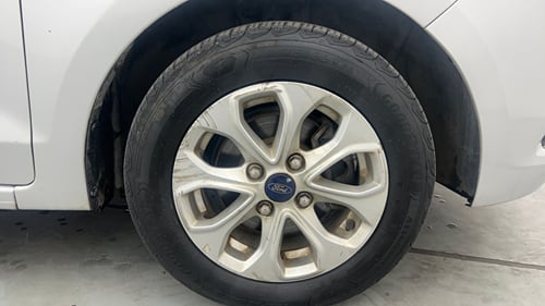 Used 2018 Ford Figo Titanium 1.5 Ti-VCT AT Petrol Automatic tyres RIGHT FRONT TYRE RIM VIEW