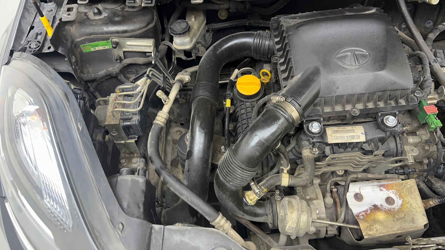 Used 2018 Tata Nexon XM Petrol Manual engine ENGINE RIGHT SIDE VIEW