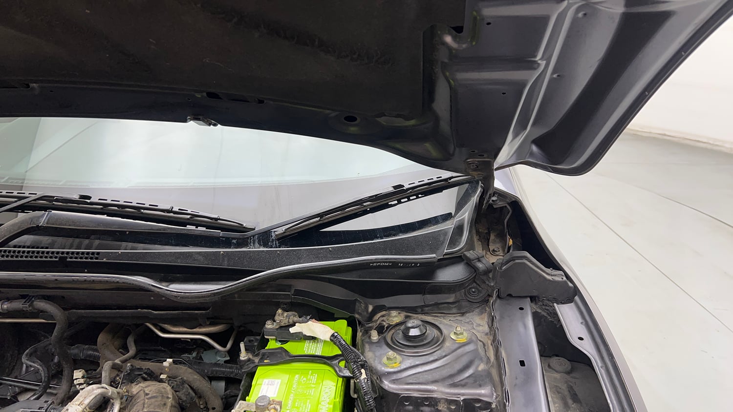 Used 2020 Honda Civic VX CVT Petrol Petrol Automatic engine ENGINE LEFT SIDE HINGE & APRON VIEW