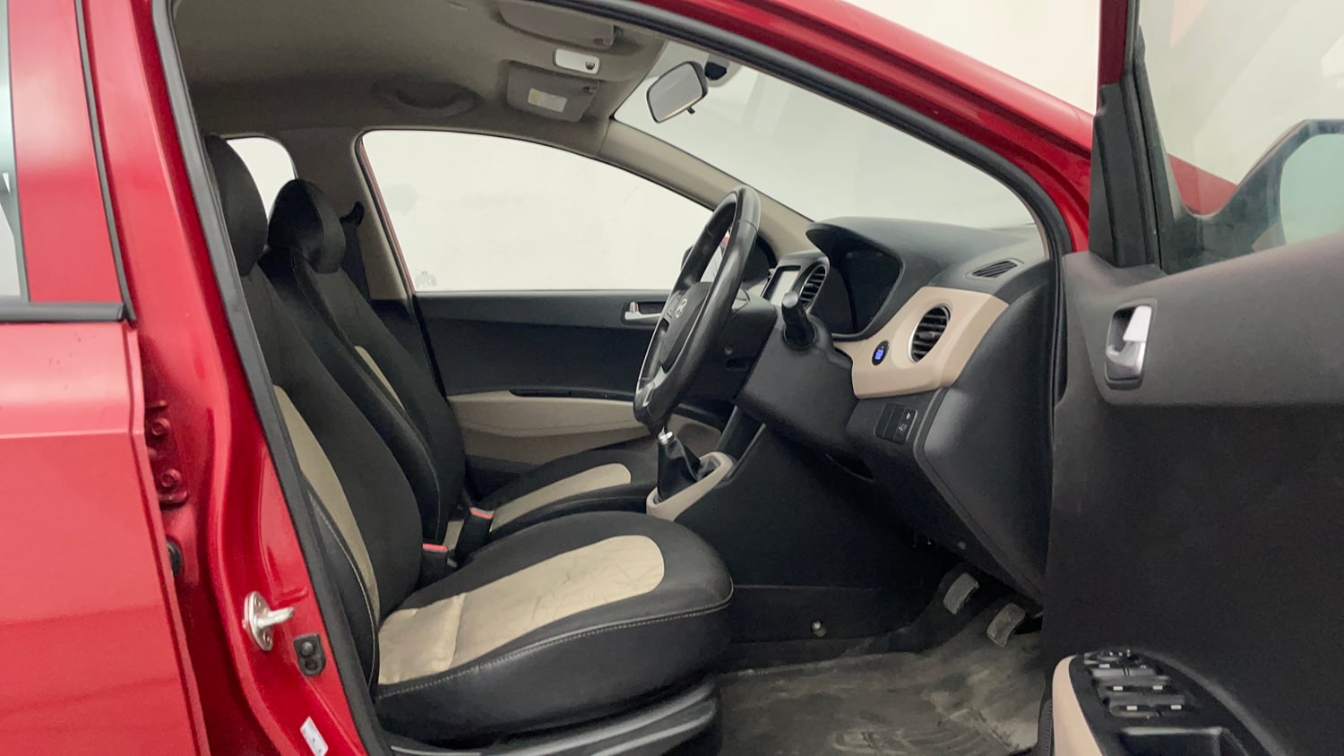 Used 2018 Hyundai Grand i10 Asta 1.2 Kappa VTVT Petrol Manual interior RIGHT SIDE FRONT DOOR CABIN VIEW