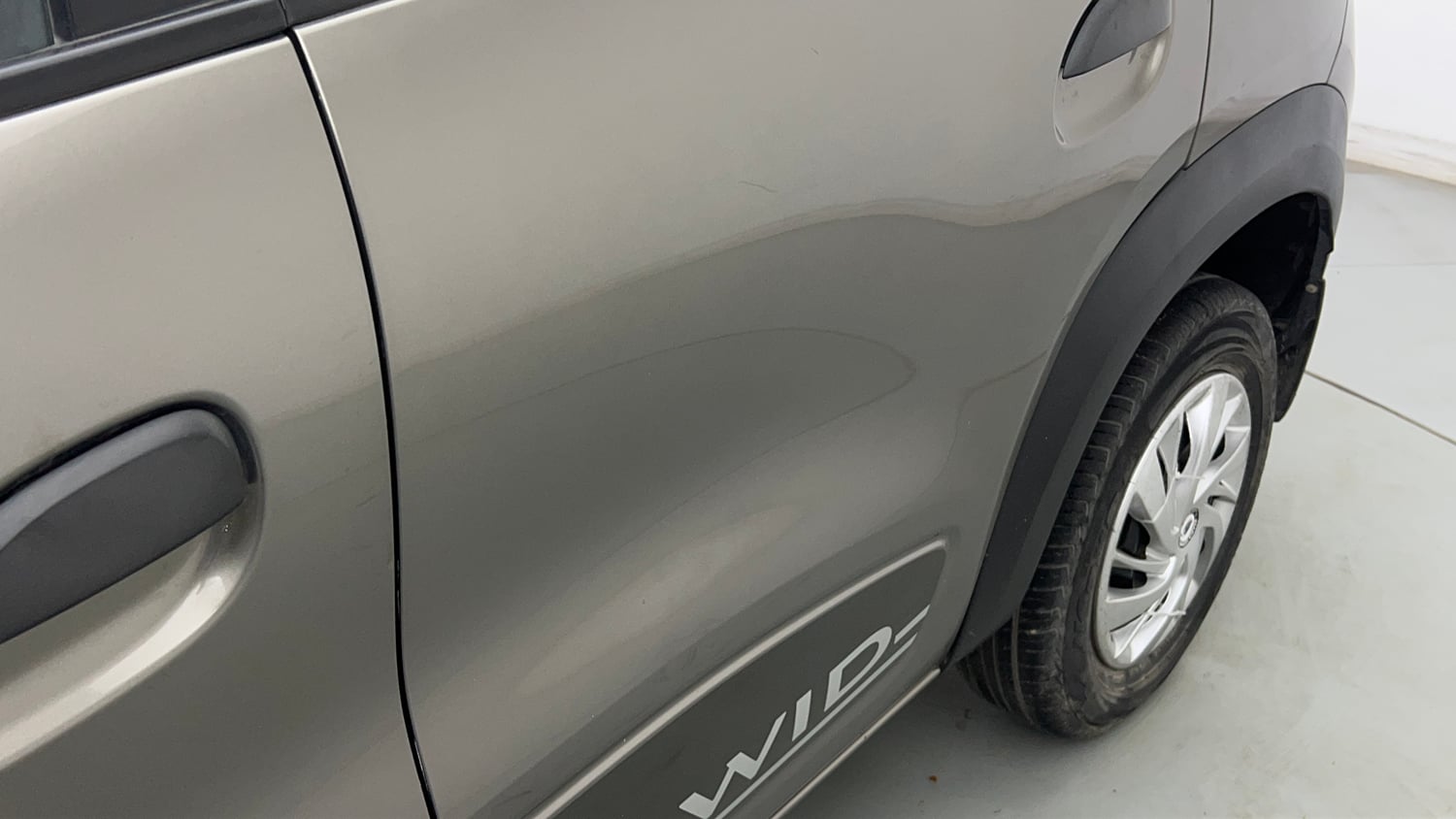 Used 2019 Renault Kwid 1.0 RXT AMT Opt Petrol Automatic dents MINOR SCRATCH
