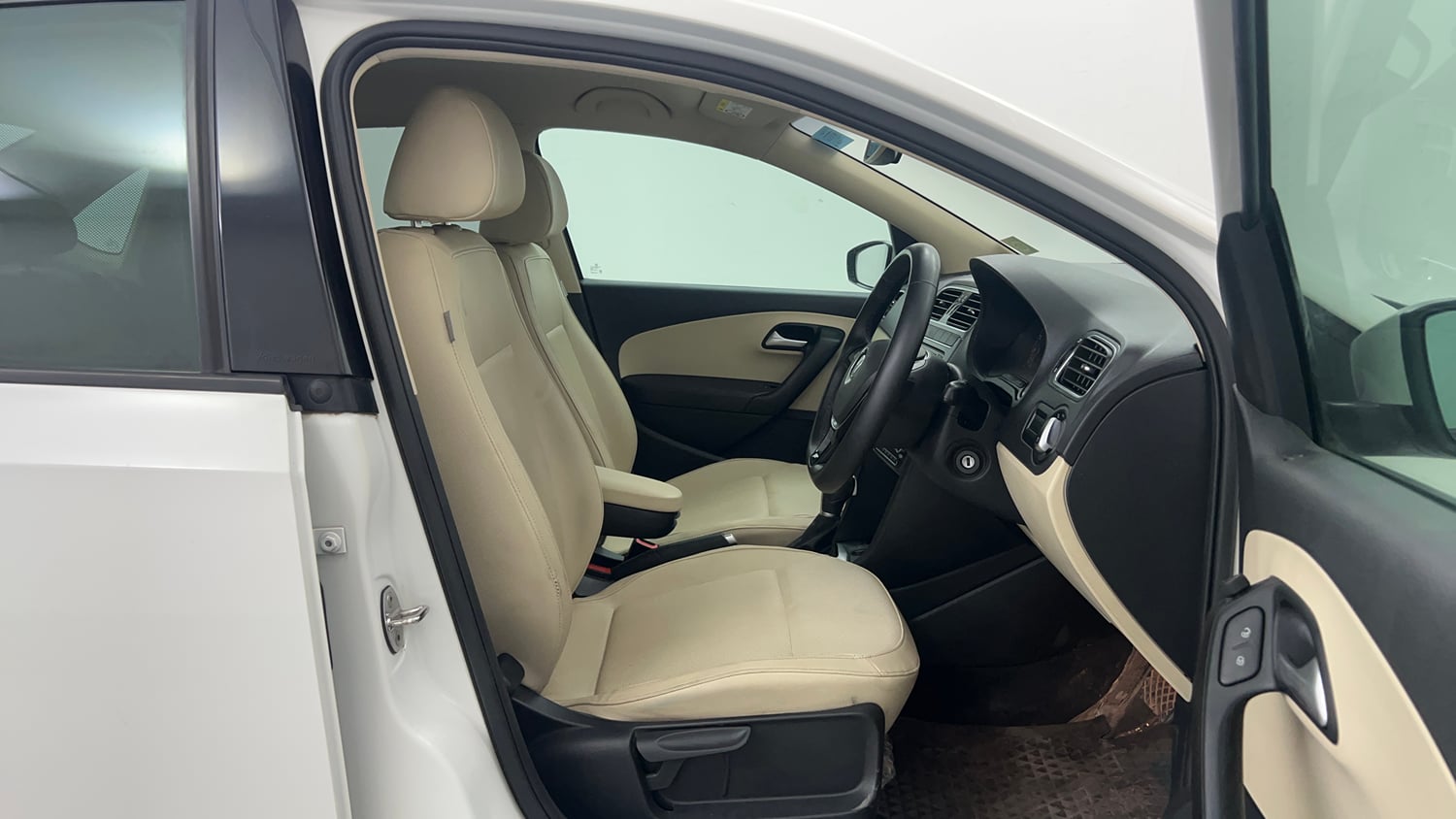 Used 2022 Volkswagen Vento Highline Plus 1.0L TSI Automatic Petrol Automatic interior RIGHT SIDE FRONT DOOR CABIN VIEW