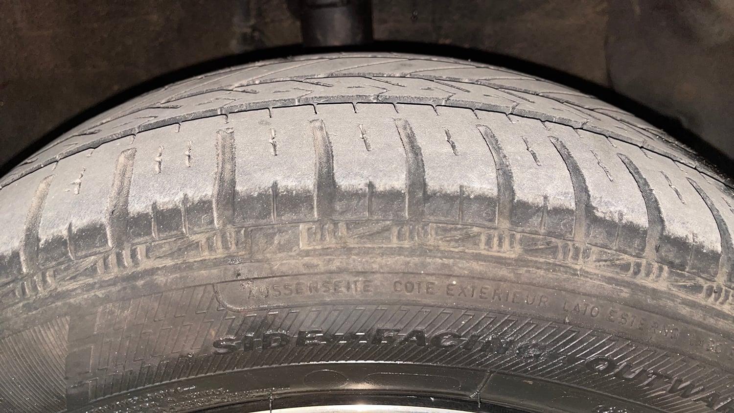 Used 2018 Hyundai Grand i10 Asta 1.2 Kappa VTVT Petrol Manual tyres RIGHT FRONT TYRE TREAD VIEW